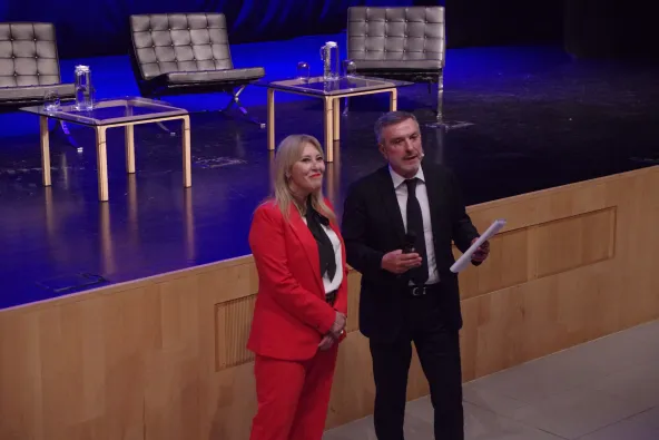 La consejera Carolina España confesó su admiración a un medio de comunicación tan fiable y riguroso como la radio